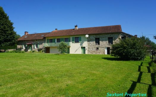 Superb stone farmhouse nestled in the heart of the peaceful and picturesque Perigord Vert natural park.