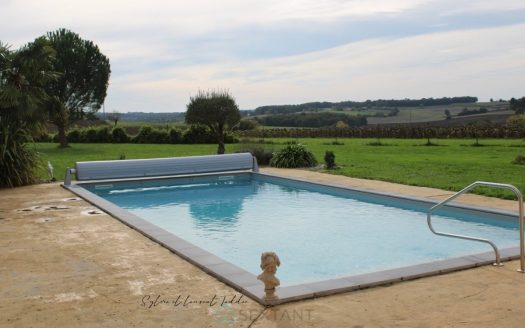 LOW CONSUMPTION CONTEMPORARY HOUSE WITH CLEAR VIEW OF THE SURROUNDING COUNTRYSIDE
