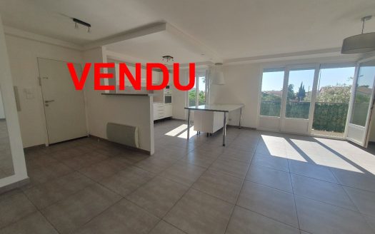 For sale 4-room apartment of 116sqm  with two parking spaces