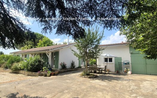 Charming Single-Storey Home with garage, orchard garden, Near Duras