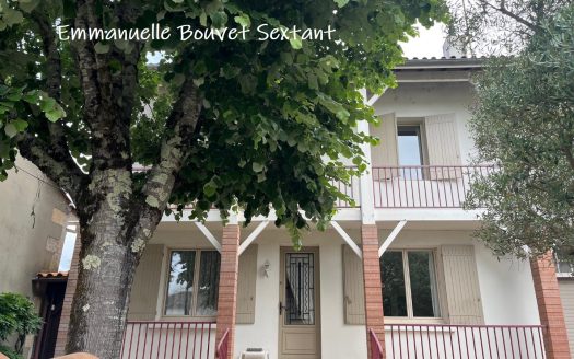 BERGERAC city-centre, 4 bedrooms, 2 bathrooms, office, double-garage, fenced garden, pool, basement
