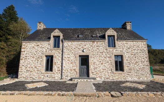Spacious stone property with 5 bedrooms