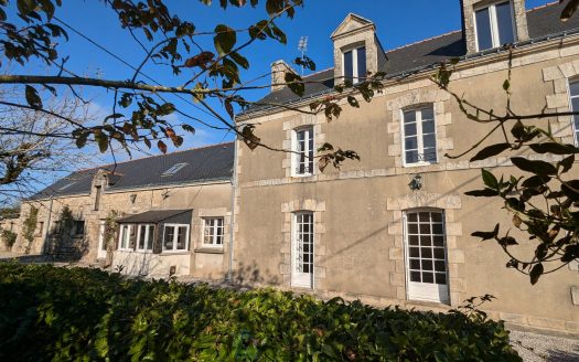 Character Farmhouse with Extensive Gardens in Melrand