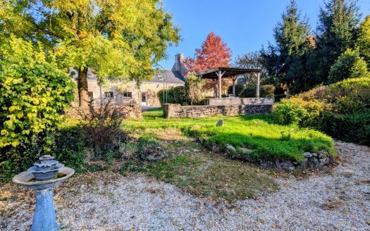 Character Farmhouse with Extensive Gardens in Melrand