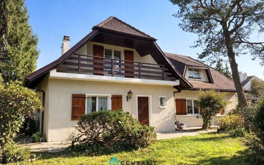 DIVONNE-LES-BAINS (01220) – Propriété d'exception avec vue panoramique sur le Mont-Blanc – 1 185 000 €