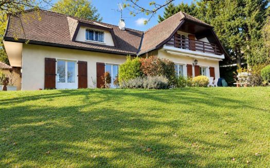 DIVONNE-LES-BAINS (01220) – Propriété d'exception avec vue panoramique sur le Mont-Blanc – 1 185 000 €