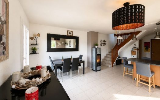 EXCLUSIVITE – DIVONNE-LES-BAINS – Appartement 4 pièces en duplex de 102 sqm –  529.000 €