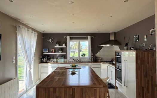 For sale – Superb contemporary house built in 2011 in Bouquetot (5 minutes from Bourg-Achard)