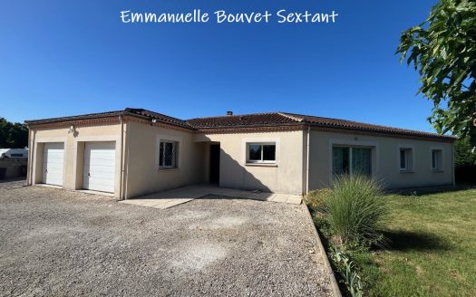 Contemporary house, 4 beds, 2 baths, 2 toilets, double-garage, 2000 sqm