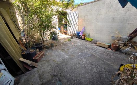 Life only on the ground floor very close to BERGERAC town center