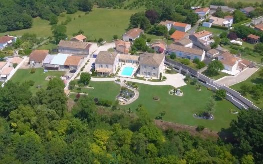 EXCEPTIONAL PROPERTY OF 455 SQM ON A 3,628 SQM PLOT