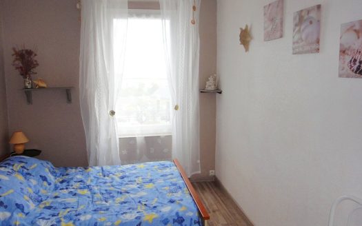Commercial and residential property to renovate in Etel