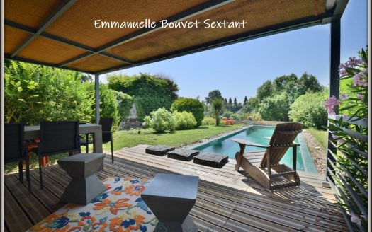 Gorgeous bourgeoise house, close Bergerac, nice spaces, garden, garage, car-port, swimming pool, solarium, access to the river