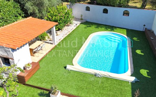 DETACHED VILLA 142sqm, POOL, 2 GARAGES, 3 174M² PLOT, ATTRACTIVE VIEW, QUIET LOCATION NEAR AMENITIES