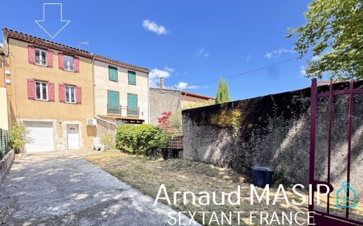 RENOVATED 3-BED VILLAGE HOUSE, 131 M², GARDEN, TERRACE/PARKING AREA