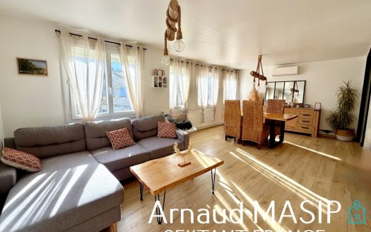 RECENTLY RENOVATED BUNGALOW WITH GARDEN, TERRACES GARAGE AND OUTBUILDING
