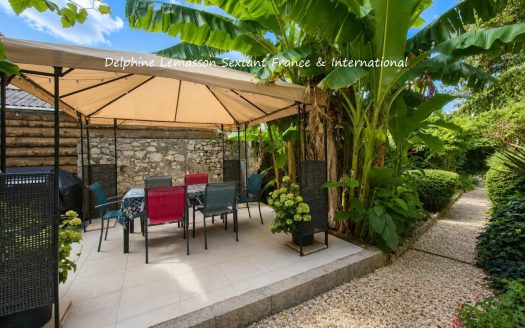 Elegant Period Home with Private Garden in the Heart of Eymet