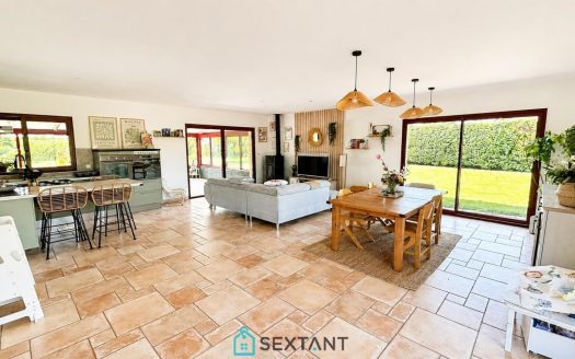 CONTEMPORARY SINGLE-STOREY HOUSE – 250 sqm LIVING SPACE – 3,300 sqm PLOT – ENERGY RATING B