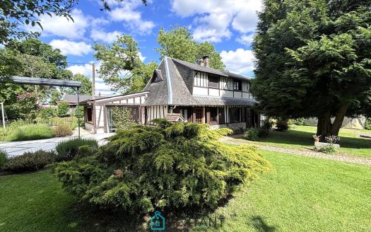 Norman-style house, 103sqm on 4580sqm of land