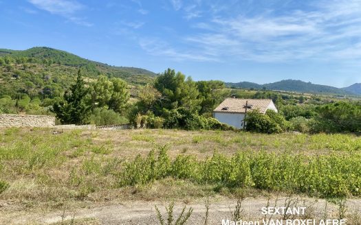 Building plot of approximately 1 300 sqm with an amazing view.
