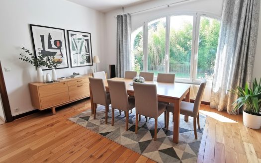 Property with 2 houses and outbuildings – Amboise town center
