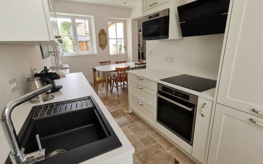 In the very center of Amboise, charming town house, completely renovated