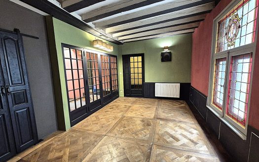 Renovated old house with 4 bedrooms, in the very center of Amboise