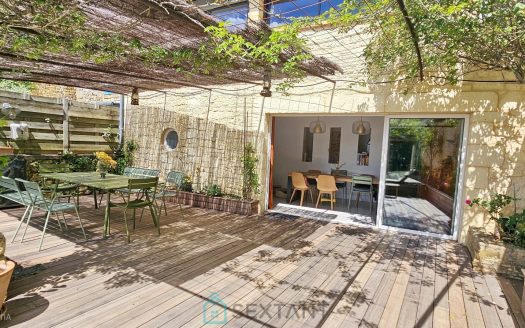 Exceptional 234 sqm property in the Bastide of Domme with a panoramic terrace overlooking the valley.