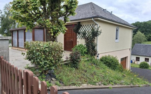 Village house, 3 bedrooms  in a lovely area, 10 mins walk to the village.