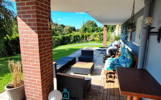 Character property of 280 sqm – 5 bedrooms – Panoramic view – Not overlooked