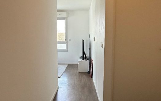 42 sq m 1-bedroom apartment – Rental investment – Le Grand-Quevilly Centre.
