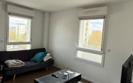 42 sq m 1-bedroom apartment – Rental investment – Le Grand-Quevilly Centre.
