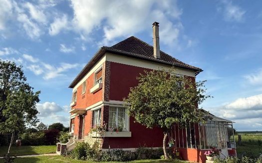 4 bedroom family home – Great potential 5 min from Bourgtheroulde