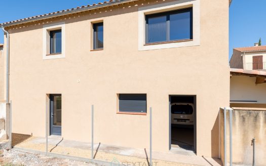 PROVENCE – SOUTH OF FRANCE – SAINT CHAMAS – VILLAGE HOUSE – 5 ROOMS – 135sqm
