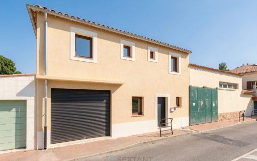 PROVENCE – SOUTH OF FRANCE – SAINT CHAMAS – VILLAGE HOUSE – 5 ROOMS – 135sqm