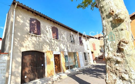 SPACIOUS, VERSATILE PROPERTY, 340sqm, VAST WORKSHOPS, 4-BED UPPER-FLOOR ACCOMMODATION, GARAGE, PRIVATE TERRASSE