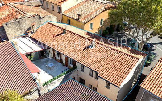SPACIOUS, VERSATILE PROPERTY, 340sqm, VAST WORKSHOPS, 4-BED UPPER-FLOOR ACCOMMODATION, GARAGE, PRIVATE TERRASSE