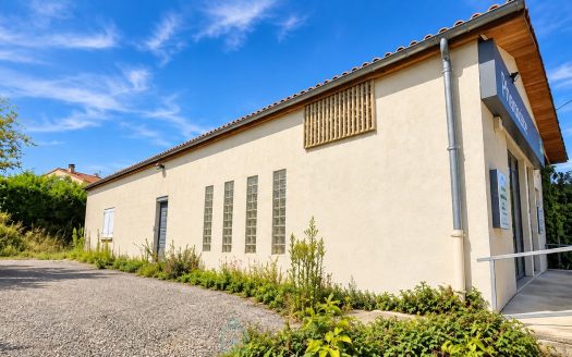 COURNON-D’AUVERGNE – 135 M² – PARCELLE 580 M² – EMPLACEMENT À FORTE VISIBILITÉ