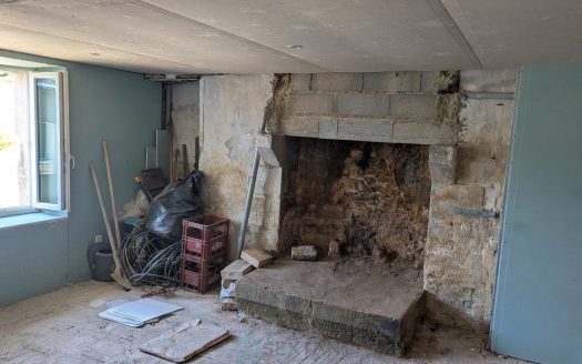 Charming breton stone house – Renovation to complete