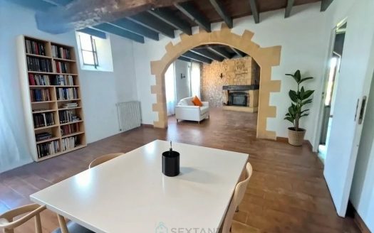 STONE HOUSE AND SPACIOUS COMMERCIAL PREMISES
