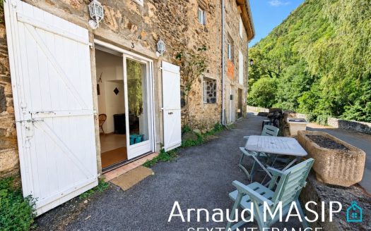 STONE VILLAGE HOUSE WITH ADJOINING WORKSHOP IN TRANQUIL, COUNTRY LOCATION
