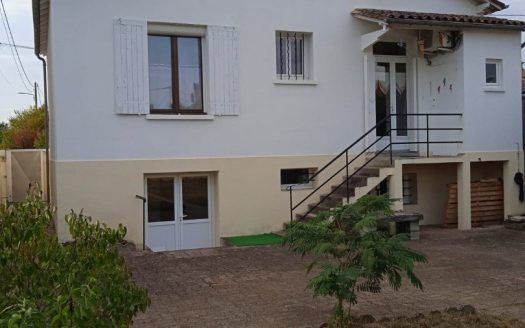 FULL CENTER OF BERGERAC PRETTY 2 BEDROOM HOUSE ON LAND
