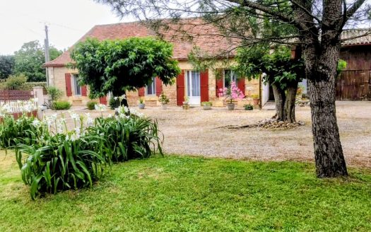 Maison de caractère + logement neuf indépendant – Terrain 1 500 sqm