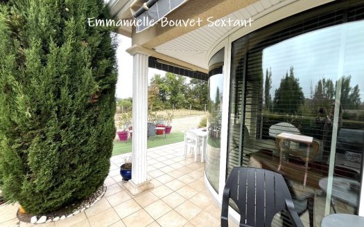 Nice modern villa, 120 sqm, 4 beds, bow-window, car-port, garage, wooden workshop, 2570 sq² of land