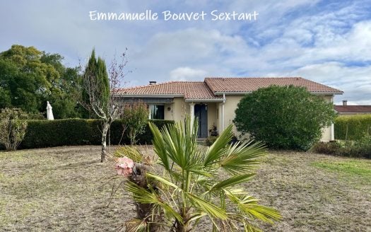 Nice modern villa, 120 sqm, 4 beds, bow-window, car-port, garage, wooden workshop, 2570 sq² of land