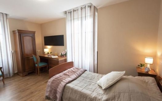 RENTAL INVESTMENT – Lorcy – Hostellerie du Chateau Nursing Home Residence – 7.5% return