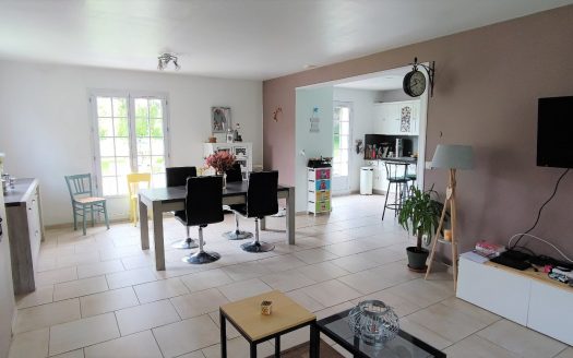 Maison 198 sqm avec 6 chambres