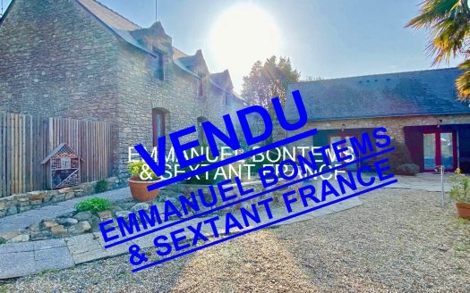 Character house with swimming pool 1 km from the beaches