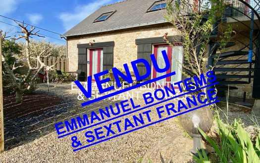 Character house with swimming pool 1 km from the beaches