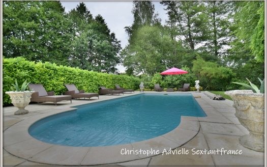 Mill with 3 apartments, independent gite, barns, swimming pool on 4.9 Ha